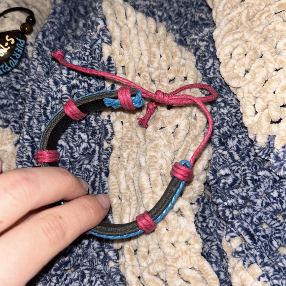 🩵3/$20🩵 VINTAGE BRACELET LOT - SCORPIO, PUERTO PLAZA, PARIS - Picture 6 of 10